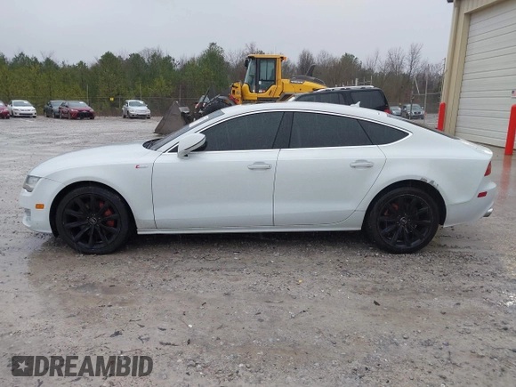 2014 Audi A7 Premium Plus z VIN WAUWGAFC0EN083417, wystawiony jako IAAI lot #41350273 z przebiegiem 163 402 mil mil oraz . Historia ofert i sprzedaży dostępna na DreamBid. Obrazek 14.
