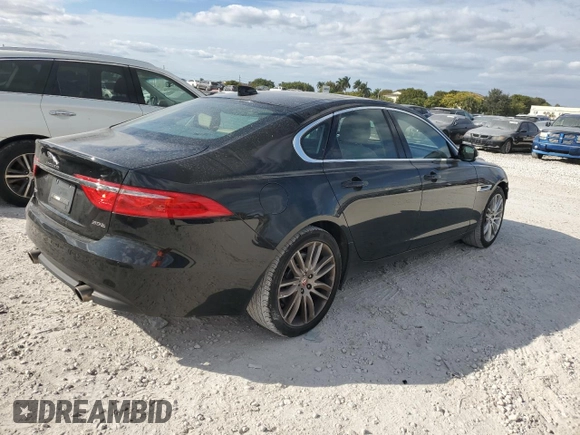 2018 Jaguar XF with VIN SAJBE4EV6JCY56135, listed as a Copart auction lot 88316245 with 35,087 mi miles and Salvage Title. Bid and sale history available at DreamBid. Image 3.
