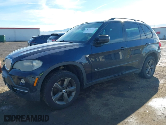 2008 BMW X5 3.0si with VIN 5UXFE435X8L006598, listed as a IAAI auction lot 41692431 with 202,730 mi miles. Bid and sale history available at carsss.com. Image 2.