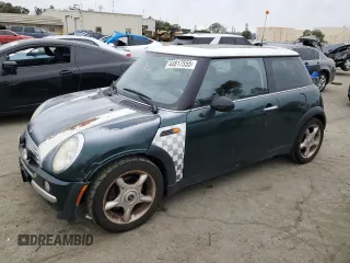 2003 MINI Hardtop z VIN WMWRC33493TE14900, wystawiony jako Copart lot #44817555 z przebiegiem 105 103 mil mil oraz Szkoda całkowita • Salvage title. Historia ofert i sprzedaży dostępna na DreamBid. Obrazek 1.