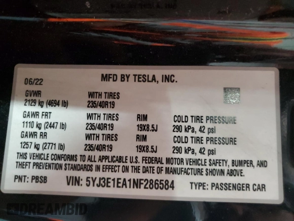 2022 Tesla Model 3 z VIN 5YJ3E1EA1NF286584, wystawiony jako Copart lot #48597405 z przebiegiem 83 340 mil mil oraz Czysty tytuł • Clean title. Historia ofert i sprzedaży dostępna na DreamBid. Obrazek 13.