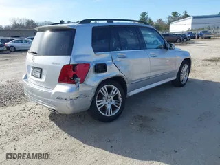 2014 Mercedes-Benz GLK-Class GLK 350 with VIN WDCGG8JB8EG175260, listed as a IAAI auction lot 41957511 with 106,427 mi miles. Bid and sale history available at carsss.com. Image 4.