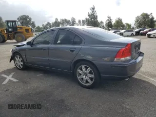 2005 Volvo S60 with VIN YV1RS592352481130, listed as a Copart auction lot 71870684 with 137,803 mi miles and Salvage Title. Bid and sale history available at carsss.com. Image 2.