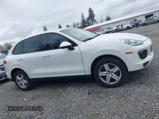 2017 Porsche Cayenne with VIN WP1AA2A23HKA89803, listed as a IAAI auction lot 41939952 with 79,239 mi miles. Bid and sale history available at carsss.com. Image 14.