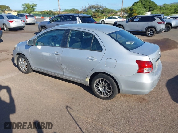2008 Toyota Yaris with VIN JTDBT923581205640, listed as a IAAI auction lot 41636353 with 102,614 mi miles. Bid and sale history available at carsss.com. Image 3.