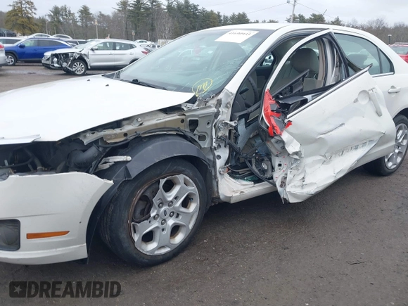 2010 Ford Fusion SE z VIN 3FAHP0HA2AR235714, wystawiony jako IAAI lot #41690933 z przebiegiem Nie podano mil oraz . Historia ofert i sprzedaży dostępna na DreamBid. Obrazek 6.