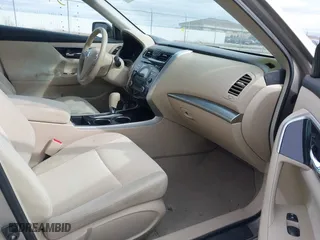 2013 Nissan Altima 2.5 S with VIN 1N4AL3AP3DC261559, listed as a IAAI auction lot 41959475 with 87,704 mi miles. Bid and sale history available at carsss.com. Image 5.