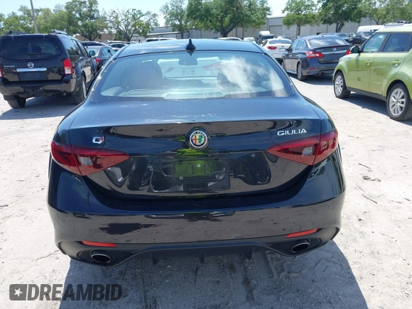 2017 Alfa Romeo Giulia Ti with VIN ZARFAEEN5H7545113, listed as a IAAI auction lot 41919103 with 62,182 mi miles. Bid and sale history available at carsss.com. Image 16.