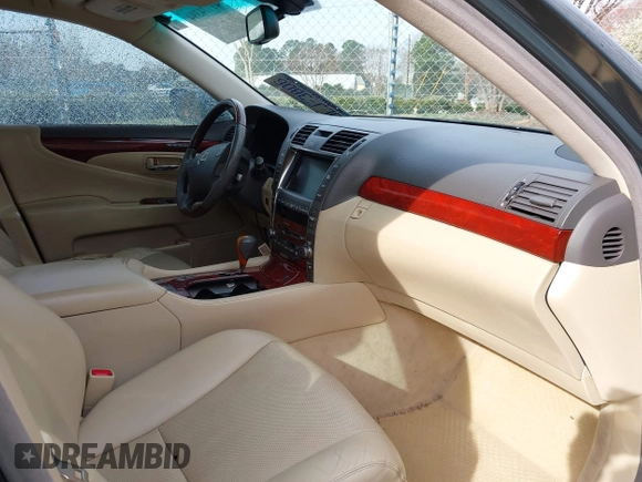 2007 Lexus LS 460 with VIN JTHBL46F975046019, listed as a IAAI auction lot 41774394 with 164,470 mi miles. Bid and sale history available at carsss.com. Image 5.