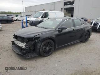 2022 Toyota Camry Hybrid XSE z VIN 4T1K31AKXNU580696, wystawiony jako Copart lot #53866035 z przebiegiem 126 488 mil mil oraz Szkoda całkowita • Salvage title. Historia ofert i sprzedaży dostępna na DreamBid. Obrazek 1.