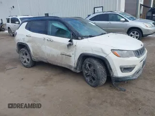 2019 Jeep Compass Latitude with VIN 3C4NJDBB9KT839577, listed as a IAAI auction lot 41421860 with 90,930 mi miles. Bid and sale history available at carsss.com. Image 1.