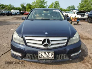 2012 Mercedes-Benz C 250 Sport z VIN WDDGF4HB2CR240408, wystawiony jako Copart lot #60295295 z przebiegiem 206 088 mil mil oraz Czysty tytuł • Clean title. Historia ofert i sprzedaży dostępna na DreamBid. Obrazek 5.