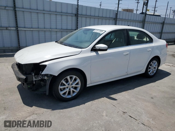 2013 Volkswagen Jetta SE with VIN 3VWDP7AJ5DM433357, listed as a Copart auction lot 61977205 with 64,384 mi miles and Salvage title. Bid and sale history available at DreamBid. Image 1.