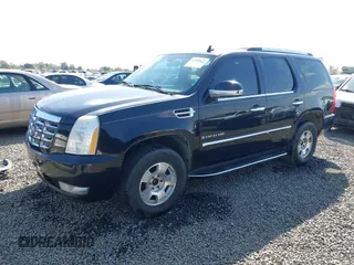 2008 Cadillac Escalade z VIN 1GYFK63838R117291, wystawiony jako IAAI lot #42141050 z przebiegiem 192 985 mil mil oraz . Historia ofert i sprzedaży dostępna na DreamBid. Obrazek 2.