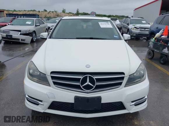 2014 Mercedes-Benz C 250 Sport с VIN WDDGF4HB0EA958816, выставлен на аукционе IAAI как лот 42150390 с пробегом 89 358 миль миль и . История ставок и продаж доступна на DreamBid. Изображение 13.