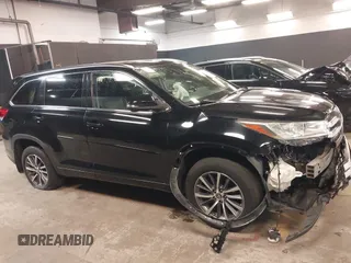 2018 Toyota Highlander SE with VIN 5TDJZRFH9JS494224, listed as a IAAI auction lot 42402768 with 49,912 mi miles and . Bid and sale history available at DreamBid. Image 13.