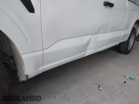 2022 Ford F-150 XL z VIN 1FTEX1CPXNKF06107, wystawiony jako IAAI lot #42692902 z przebiegiem Nie podano mil oraz . Historia ofert i sprzedaży dostępna na DreamBid. Obrazek 18.