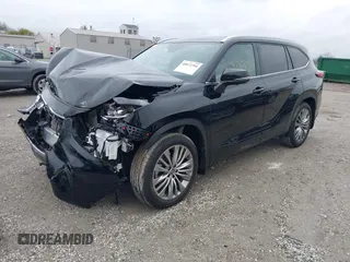 2023 Toyota Highlander L with VIN 5TDKDRAH5PS041799, listed as a IAAI auction lot 40872394 with 18,641 mi miles and . Bid and sale history available at DreamBid. Image 18.