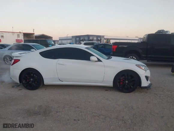 2013 Hyundai Genesis Coupe 2.0T Premium with VIN KMHHT6KD7DU092926, listed as a IAAI auction lot 41771972 with 187,367 mi miles. Bid and sale history available at carsss.com. Image 13.