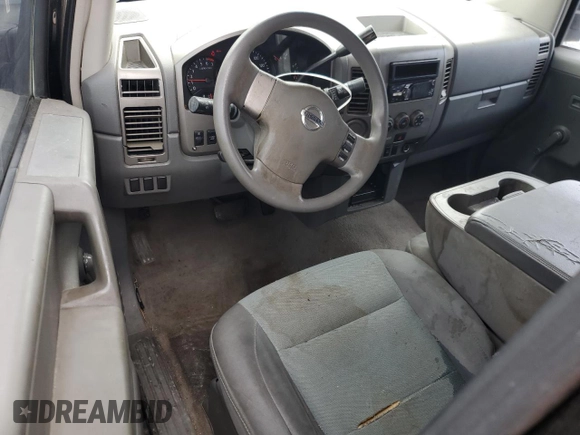 2006 Nissan Titan SE z VIN 1N6BA06AX6N546044, wystawiony jako Copart lot #57662705 z przebiegiem 207 161 mil mil oraz Czysty tytuł • Clean title. Historia ofert i sprzedaży dostępna na DreamBid. Obrazek 8.