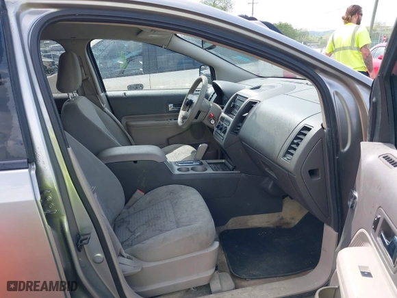 2008 Ford Edge SE with VIN 2FMDK36C48BA67687, listed as a IAAI auction lot 42068301 with 196,987 mi miles. Bid and sale history available at carsss.com. Image 5.