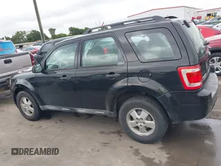 2011 Ford Escape XLS z VIN 1FMCU0C73BKB97601, wystawiony jako IAAI lot #42498599 z przebiegiem 243 282 mil mil oraz . Historia ofert i sprzedaży dostępna na DreamBid. Obrazek 14.