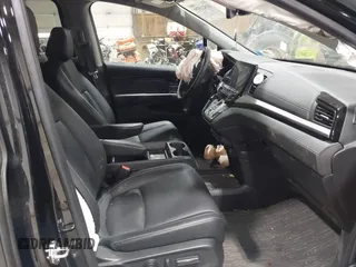 2024 Honda Odyssey Touring z VIN 5FNRL6H80RB044915, wystawiony jako IAAI lot #41921539 z przebiegiem 13 425 mil mil oraz . Historia ofert i sprzedaży dostępna na DreamBid. Obrazek 5.