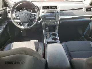 2017 Toyota Camry XLE z VIN 4T1BF1FK4HU703560, wystawiony jako Copart lot #58916665 z przebiegiem 93 281 mil mil oraz Szkoda całkowita • Salvage title. Historia ofert i sprzedaży dostępna na DreamBid. Obrazek 8.