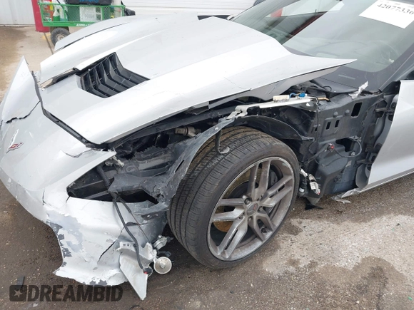2015 Chevrolet Corvette Z51 3LT z VIN 1G1YM2D74F5114985, wystawiony jako IAAI lot #42077336 z przebiegiem 52 965 mil mil oraz . Historia ofert i sprzedaży dostępna na DreamBid. Obrazek 6.