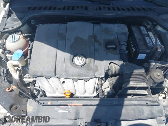 2011 Volkswagen Jetta SE with VIN 3VWDZ7AJXBM372921, listed as a IAAI auction lot 42226390 with 265,452 mi miles and . Bid and sale history available at DreamBid. Image 10.
