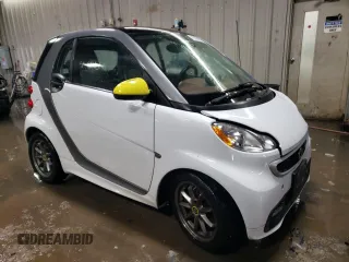2014 Smart fortwo Pure z VIN WMEEJ3BA8EK740970, wystawiony jako Copart lot #45994035 z przebiegiem 44 787 mil mil oraz Szkoda całkowita • Salvage title. Historia ofert i sprzedaży dostępna na DreamBid. Obrazek 4.
