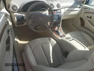 2008 Mercedes-Benz CLK 350 with VIN WDBTK56F98T098423, listed as a Copart auction lot 81195204 with 84,689 mi miles and Salvage Title. Bid and sale history available at DreamBid. Image 8.