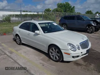 2007 Mercedes-Benz E-Class 3.5L with VIN WDBUF56X47B038863, listed as a IAAI auction lot 41944135 with 302,553 mi miles. Bid and sale history available at carsss.com. Image 1.