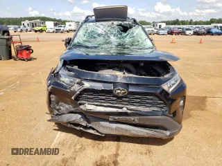 2021 Toyota RAV4 XLE Premium with VIN 2T3C1RFV5MC149234, listed as a Copart auction lot 58960675 with 63,920 mi miles and Salvage title. Bid and sale history available at DreamBid. Image 5.