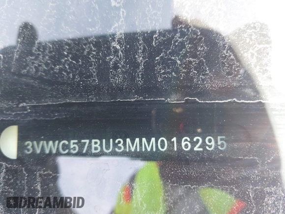 2021 Volkswagen Jetta S z VIN 3VWC57BU3MM016295, wystawiony jako IAAI lot #41880683 z przebiegiem 85 113 mil mil oraz . Historia ofert i sprzedaży dostępna na DreamBid. Obrazek 9.