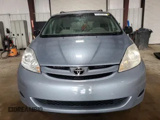 2010 Toyota Sienna CE with VIN 5TDKK4CC1AS332429, listed as a Copart auction lot 53102525 with 272,404 mi miles and Salvage Title. Bid and sale history available at carsss.com. Image 5.