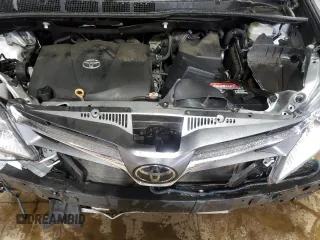2020 Toyota Sienna XLE with VIN 5TDDZ3DC7LS251760, listed as a Copart auction lot 60125385 with 62,326 mi miles and Salvage title. Bid and sale history available at DreamBid. Image 12.