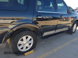 2003 Lincoln Navigator Luxury with VIN 5LMFU28R73LJ05241, listed as a IAAI auction lot 41389382 with 189,318 mi miles. Bid and sale history available at carsss.com. Image 6.