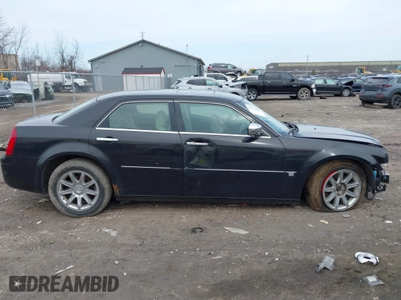 2006 Chrysler 300 C with VIN 2C3KA63H06H189591, listed as a IAAI auction lot 41810691 with 184,465 mi miles. Bid and sale history available at carsss.com. Image 14.