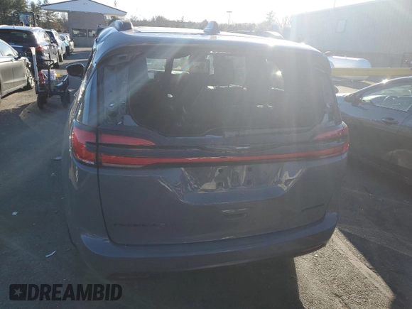 2021 Chrysler Pacifica Hybrid Limited with VIN 2C4RC1S73MR517853, listed as a Copart auction lot 88283675 with 27,900 mi miles and Salvage title. Bid and sale history available at DreamBid. Image 6.
