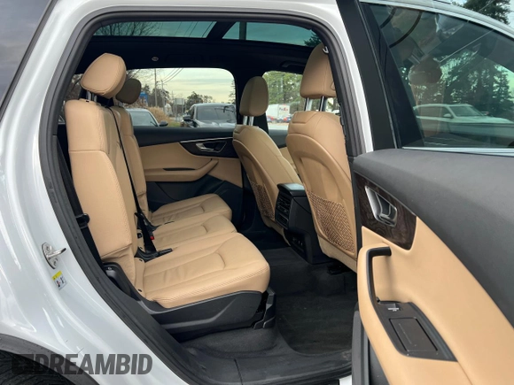 2021 Audi Q7 Premium with VIN WA1AXAF7XMD028911, listed as a Copart auction lot 86017744 with 81,815 mi miles and Clean title. Bid and sale history available at DreamBid. Image 6.