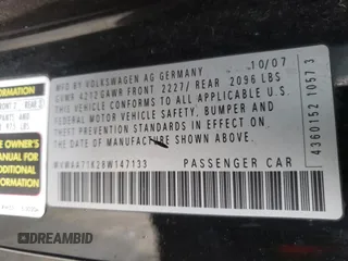 2008 Volkswagen Rabbit S z VIN WVWAA71K28W147133, wystawiony jako Copart lot #33118012 z przebiegiem Nie podano mil oraz Nie do naprawy • Non repairable. Historia ofert i sprzedaży dostępna na DreamBid. Obrazek 10.