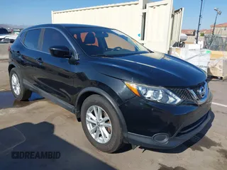 2017 Nissan Rogue SV z VIN JN1BJ1CP2HW032965, wystawiony jako IAAI lot #42449139 z przebiegiem 64 047 mil mil oraz . Historia ofert i sprzedaży dostępna na DreamBid. Obrazek 1.
