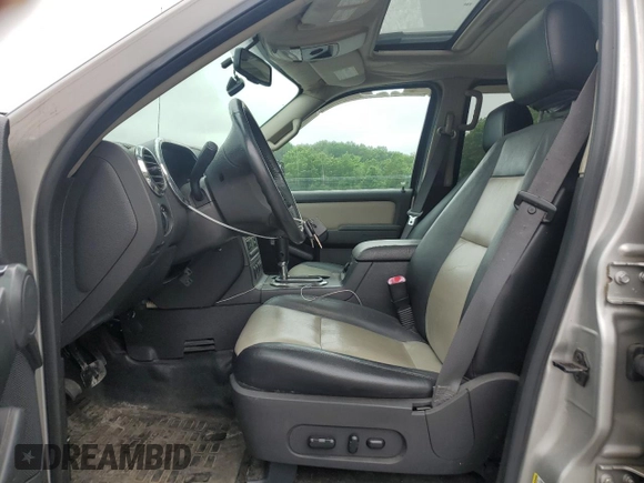 2007 Ford Explorer Sport Trac Limited z VIN 1FMEU53817UA11841, wystawiony jako Copart lot #60358315 z przebiegiem 142 789 mil mil oraz Czysty tytuł • Clean title. Historia ofert i sprzedaży dostępna na DreamBid. Obrazek 7.