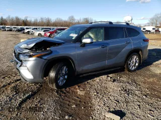 2022 Toyota Highlander Hybrid Limited with VIN 5TDXBRCH0NS085344, listed as a Copart auction lot 43934175 with Not provided miles and Salvage title. Bid and sale history available at DreamBid. Image 1.