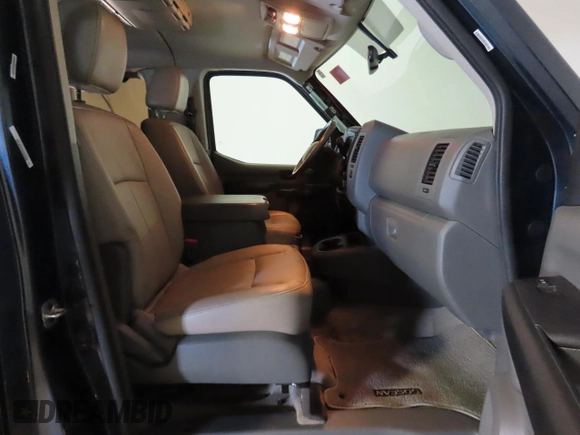 2020 Nissan NV 3500 HD SL z VIN 5BZAF0AA3LN851131, wystawiony jako Copart lot #78680004 z przebiegiem 80 372 mil mil oraz Szkoda całkowita • Salvage title. Historia ofert i sprzedaży dostępna na DreamBid. Obrazek 5.