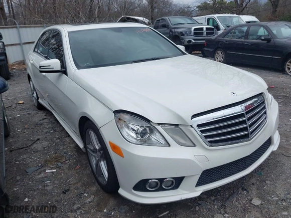 2010 Mercedes-Benz E-Class E 350 Luxury with VIN WDDHF8HB3AA073774, listed as a IAAI auction lot 41738885 with 205,553 mi miles. Bid and sale history available at carsss.com. Image 1.
