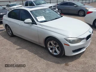 2013 BMW 3 Series 328i z VIN WBA3A5C5XDJ461783, wystawiony jako IAAI lot #42150355 z przebiegiem 115 992 mil mil oraz . Historia ofert i sprzedaży dostępna na DreamBid. Obrazek 1.