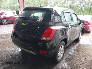 2020 Chevrolet Trax LS z VIN KL7CJKSB7LB335766, wystawiony jako IAAI lot #42264634 z przebiegiem 66 914 mil mil oraz . Historia ofert i sprzedaży dostępna na DreamBid. Obrazek 4.