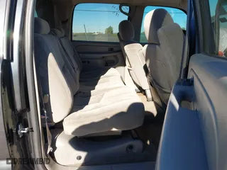 2005 Chevrolet Avalanche Z71 with VIN 3GNEK12Z65G207469, listed as a IAAI auction lot 41210152 with 297,282 mi miles. Bid and sale history available at carsss.com. Image 8.